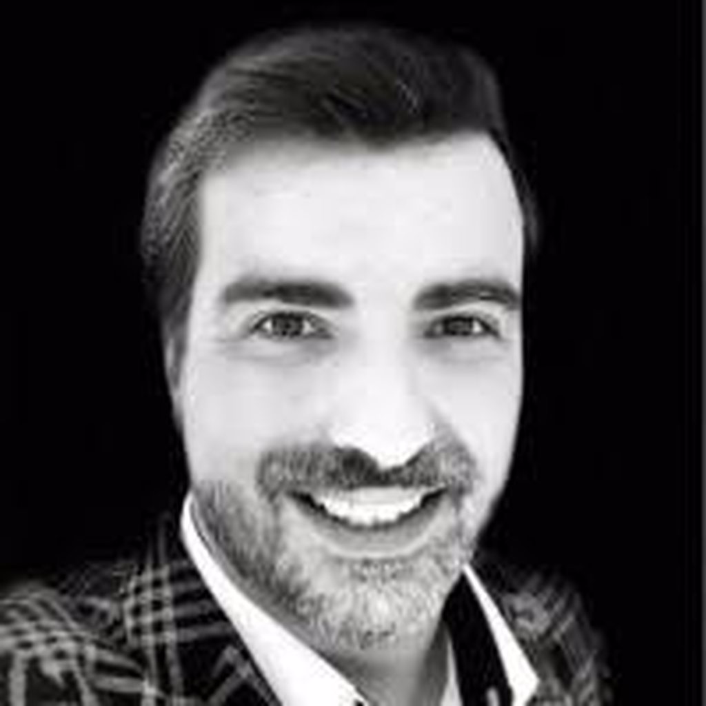 Sebastian Fritz Headshot